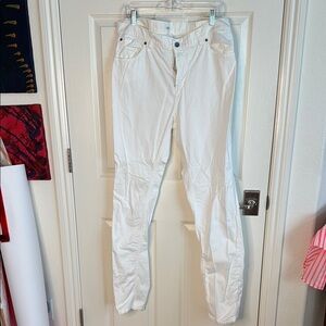 White Skinny Jeans with Sleek Fit